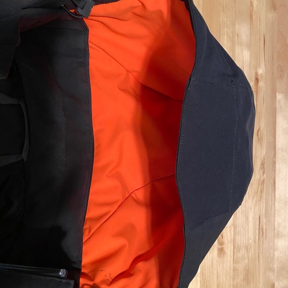 Descente ski jacket - medium - excellent condition - Picture 5 of 12